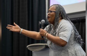 Community activist Kim Carter shares story of struggle and success at CSUSB’s Womxn’s Leadership Conference